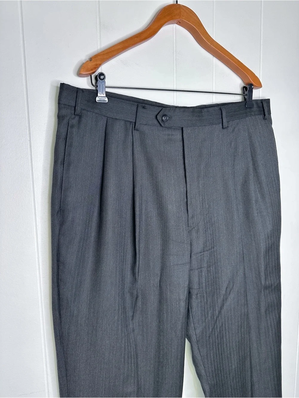 Jos A Bank Charcoal Gray Herringbone SUIT